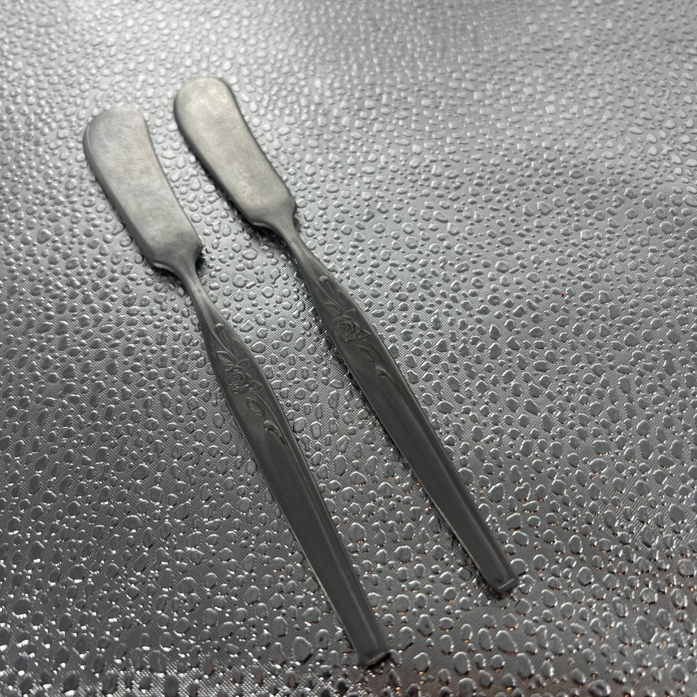 Vtg Dorzel Japan Island Queen by Hull Rose Stainless Flatware 2 PC Butter Knives